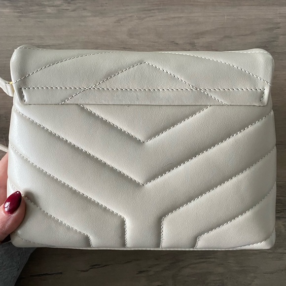 YSL Toy LouLou in Crema Soft - Picture 7 of 8